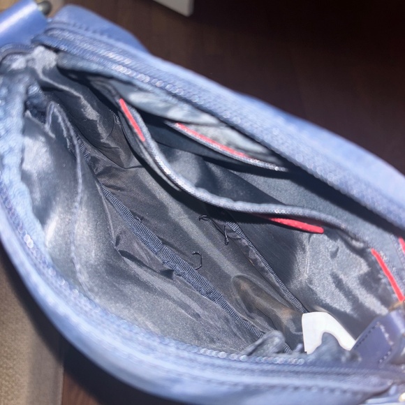 Tommy Hilfiger bag - Picture 7 of 8